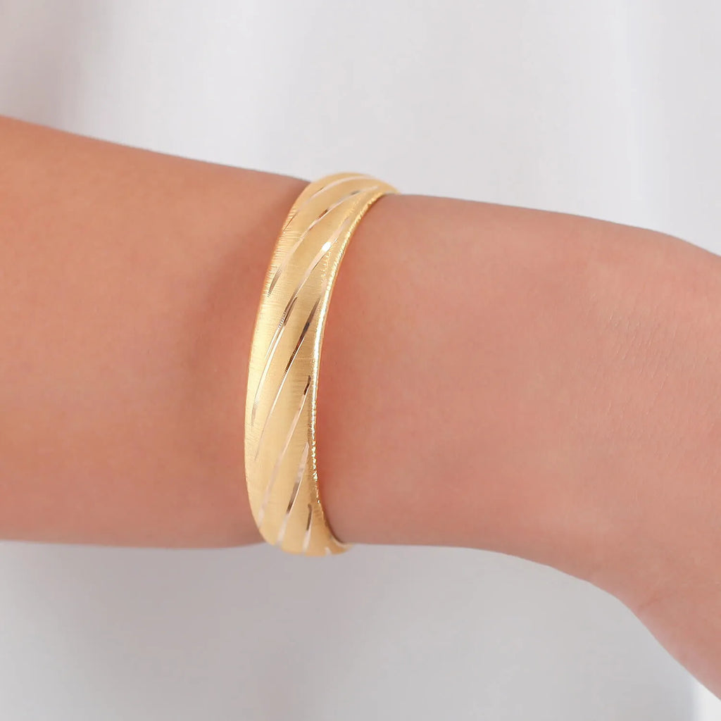 22K Gold Bangle